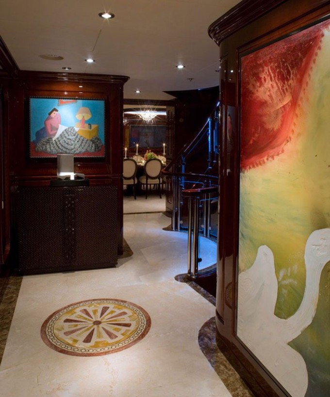 Yacht LADY JOY -  Main Foyer